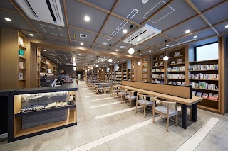 LAMP LIGHT BOOKS CAFE