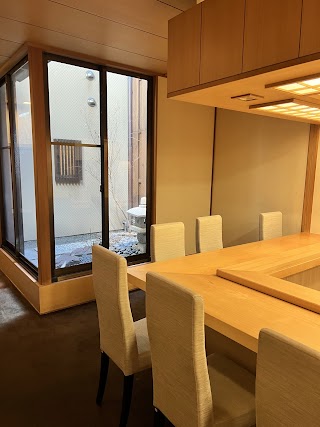 Kyoto Omakase Sushi & Wagyu Halal Gion Restaurant 京都寿司和牛餐厅
